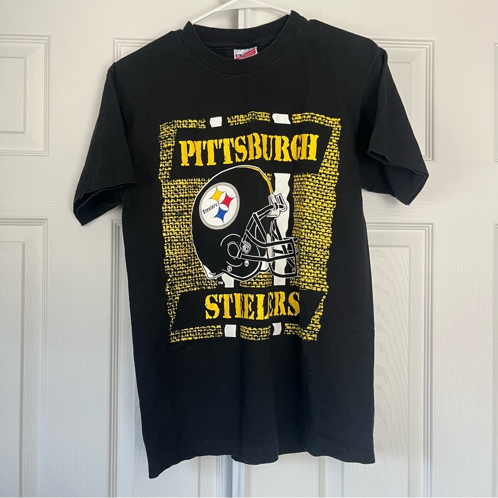 Vintage single stitch Pittsburgh Steelers shirt
